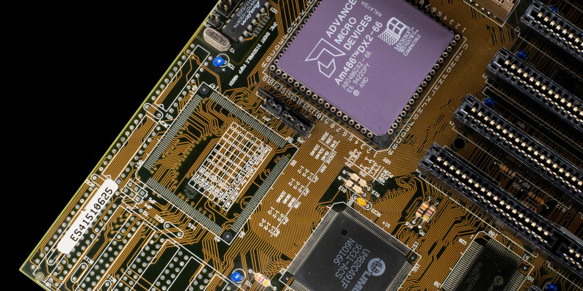 マザーボード上のマイクロチップの接写